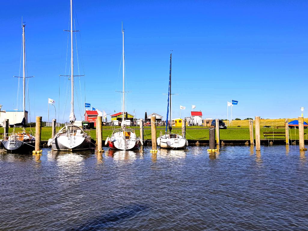 Jachthafen Dorum-Neufeld an der Nordsee bei Flut